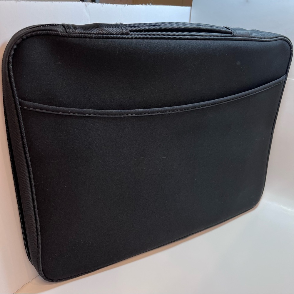 Oversized Sleek Black Laptop Bag with Padding 15.5” zipper closure.